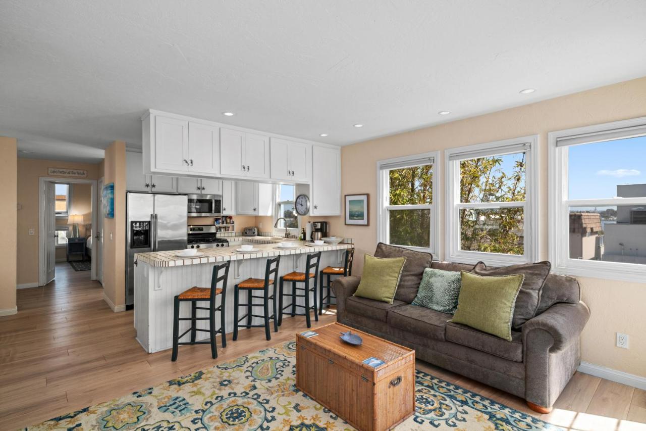 Bay View Paradise - Rooftop Deck, Off-street Parking, King Suite, Washerdryer & Bay Views! * San Diego